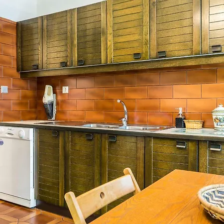 Apartment 3 Bedroom In Acropolis Area