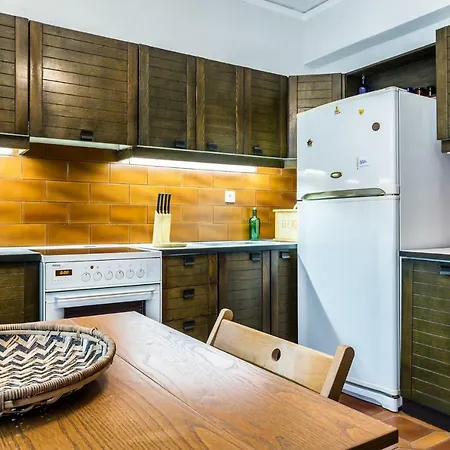 Apartment 3 Bedroom In Acropolis Area *