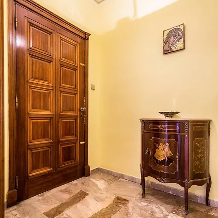 3 Bedroom In Acropolis Area Apartment Athens